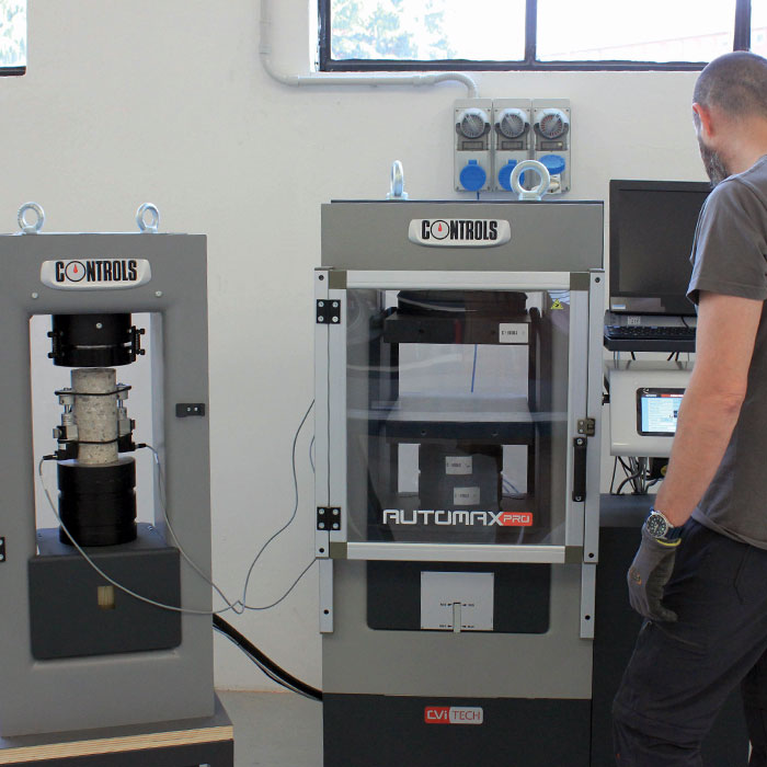 prove di laboratorio sui materiali da costruzione